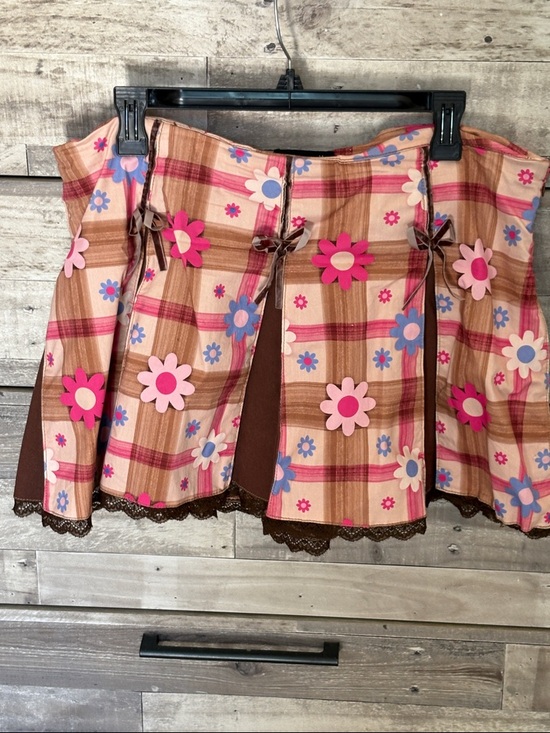 dELiA*s Dresses & Skirts - dELiA*s Pink Plaid Mini Skirt with Flower Appliqués